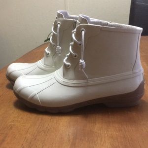 Sperry Rainboots!!